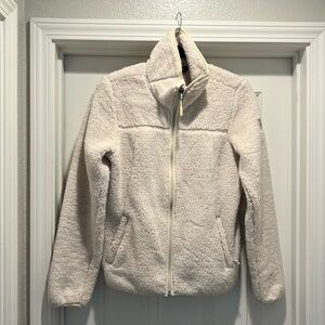 Cream
North face teddy jacket